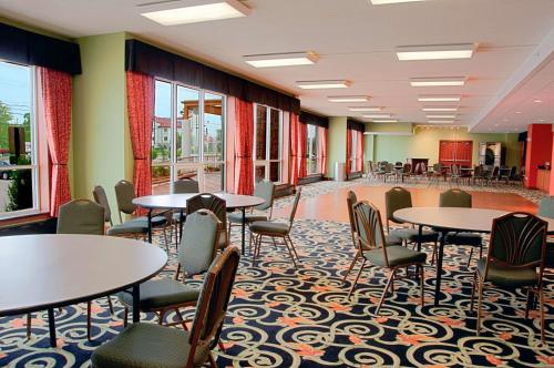 Best Western Plus Sandusky Hotel & Suites - image 7