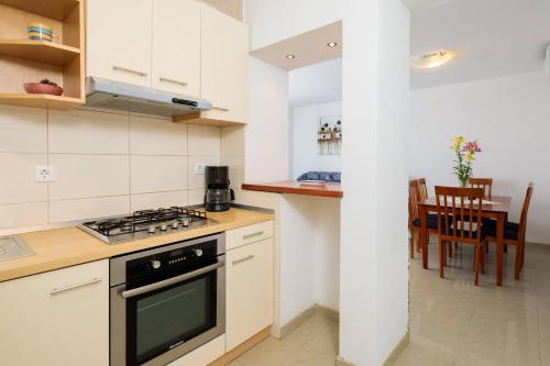 Pavao Apartments - image 11