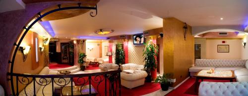 ล็อบบี้, Capitol Hotel in ฟาร์นา