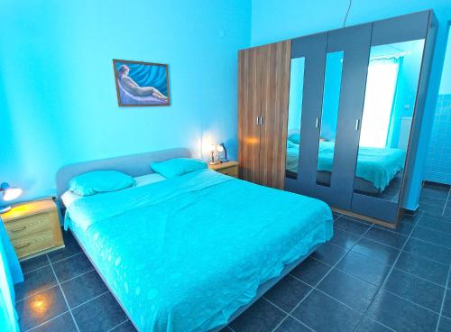 Studio Apartment image 5