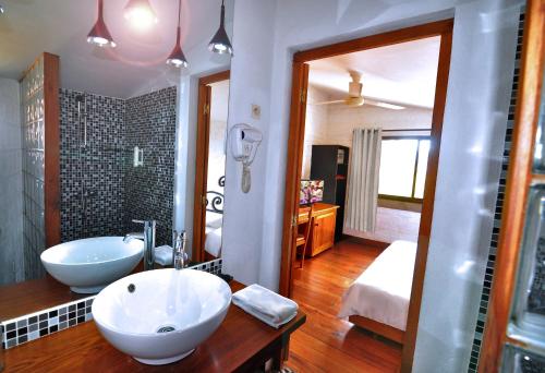 Rova Hotel - image 3