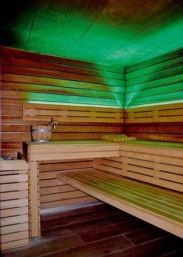 Pezsgőfürdő, Hotel Restaurant La Vague de Saint Paul in Vence