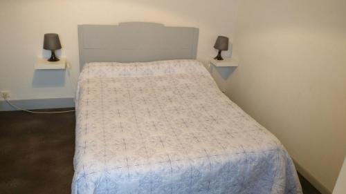 1 twin bed