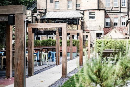 The Drayton Court Hotel - image 2