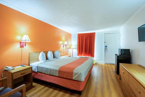 Motel 6-Perry, GA image 28