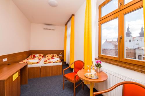 Standard Double or Twin Room with Air-Conditioning