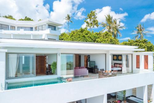 Deluxe Two-Bedroom Apartment room in Tropical Sea View Residence