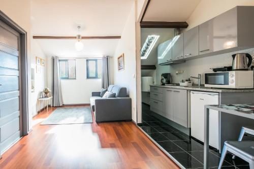  Apartamento À Francos Attic, Pension in Porto