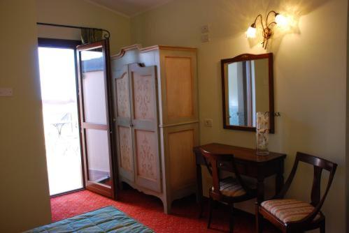 Double Room Lake View with Terrace