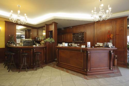Tricolore Hotel - image 12