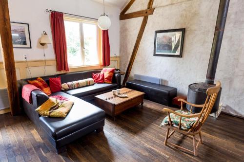 Domaine du Bourg Gites in Gannay Sur Loire