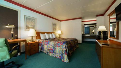 Rodeway Inn - image 5