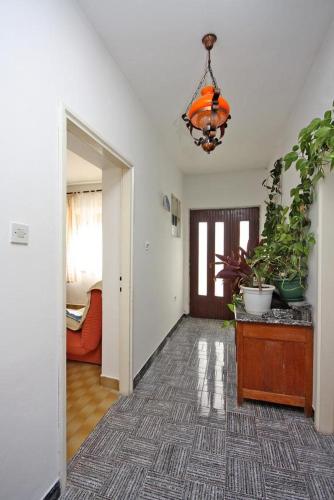 Apartments with a parking space Palit Rab - 5052 - image 5