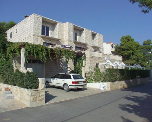 Apartments by the sea Puntinak Brac - 736