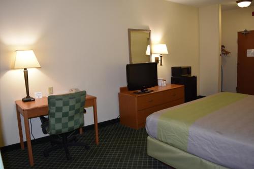 Motel 6-Anderson, IN - Indianapolis