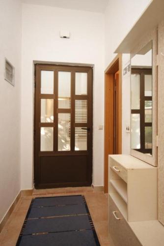 Apartments with a parking space Gradac Makarska - 6783 - image 3