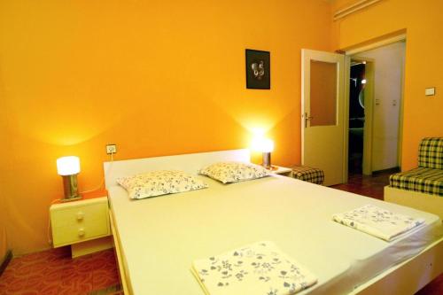 Apartments and rooms with parking space Makarska - 6644