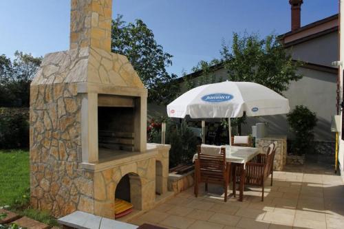 Apartments with a parking space Peroj Fazana - 7516 Vodnjan