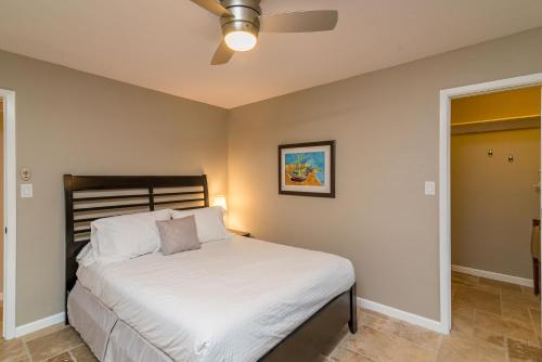 Three-Bedroom House image 10