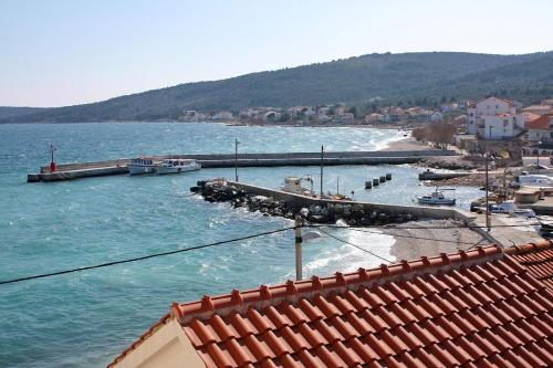 Family friendly seaside apartments Slatine Ciovo - 1096 - image 5