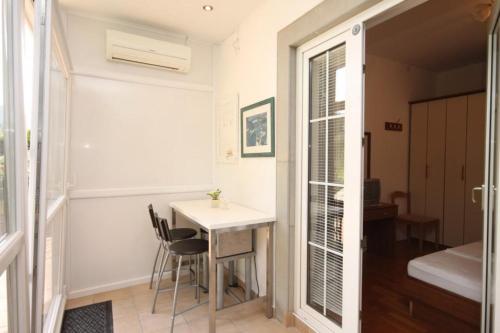 Apartments with a parking space Jelsa Hvar - 8732 - image 3