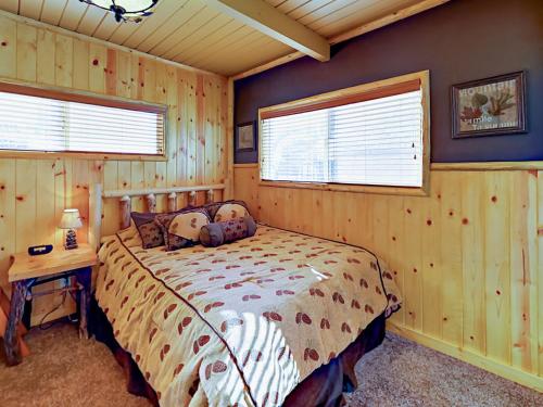 880 Edgemoor Rd Cabin - image 5