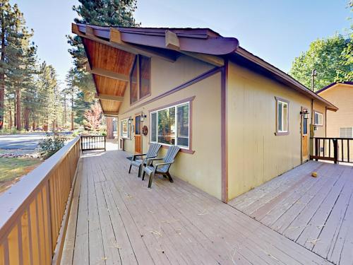 880 Edgemoor Rd Cabin - image 6