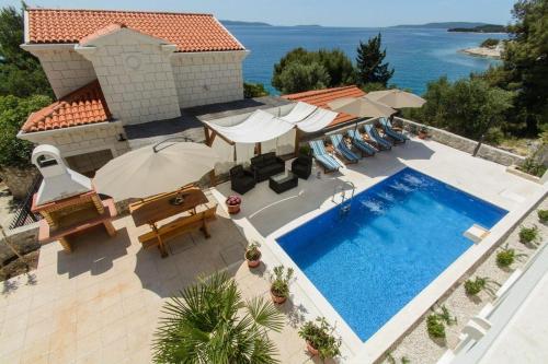 Seaside apartments with a swimming pool Rastici Ciovo - 11092 Trogir 