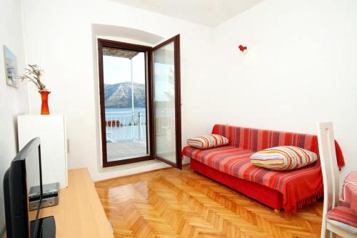 Two-Bedroom Apartment with Terrace and Sea View image 2