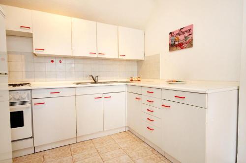 Two-Bedroom Apartment with Terrace and Sea View image 1