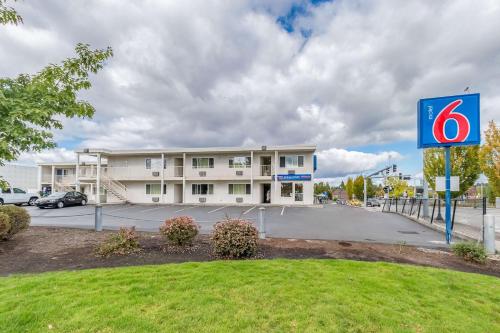 Motel 6-Beaverton, OR