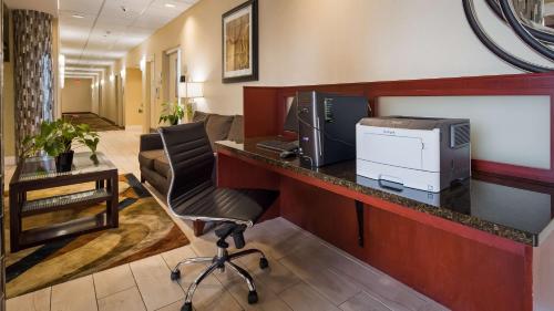 Best Western Airport Inn & Suites Cleveland