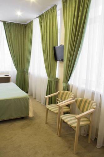 Forest Inn - image 2