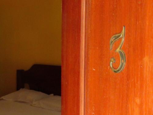 1 double bed, 2 twin beds