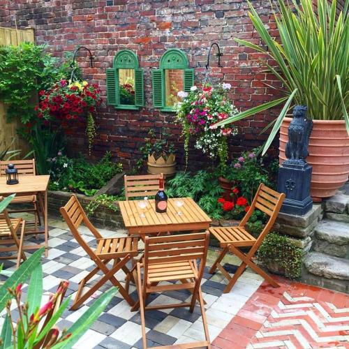 Ye Spotted Dogge - image 6