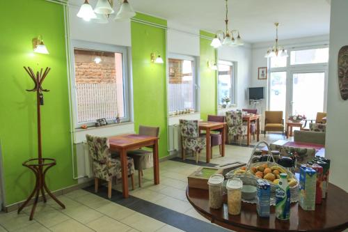 餐饮, Pansion Centar in 图兹拉