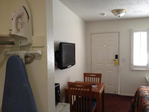 Scottish Inns in Long Beach, USA