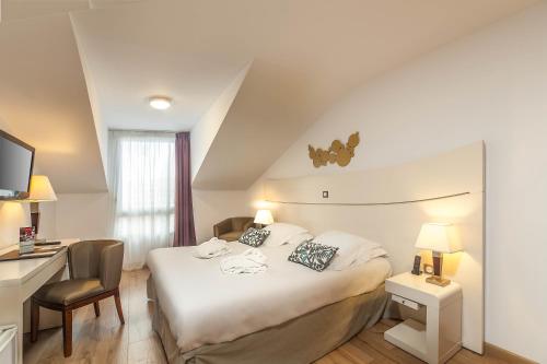 2 twin beds
