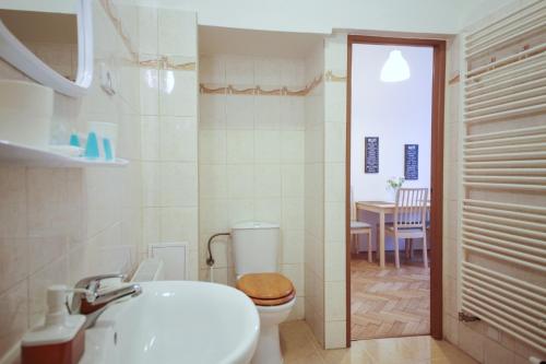 2 bedrooms, 4 beds
