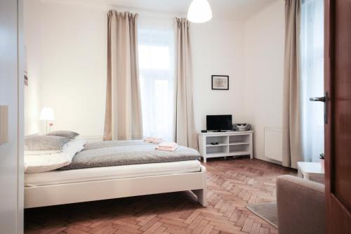 Angel City Aparthotel - image 11