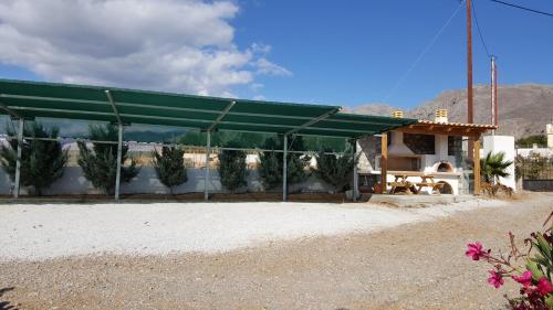 Kritamos Beach Apartments - image 8