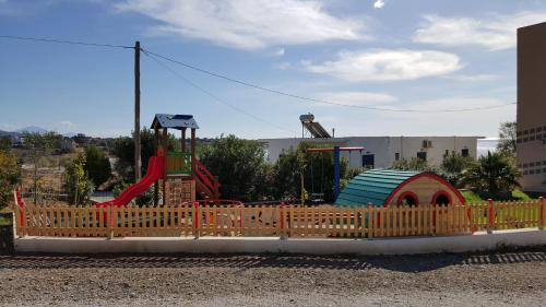 Kritamos Beach Apartments - image 11
