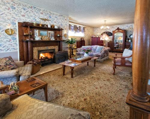 Holden House 1902 Bed & Breakfast Inn – Colorado Springs, CO
