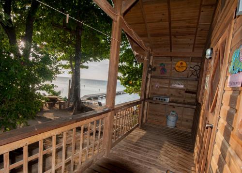 Blue Island Divers Casita Azul