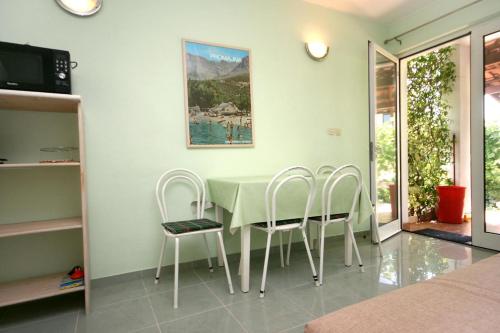 Apartments by the sea Promajna Makarska - 2642 - main image