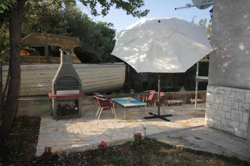 Apartments by the sea Kastel Stafilic Kastela - 8436