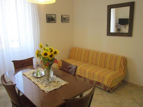 Apartments by the sea Komiza Vis - 8533 - image 2