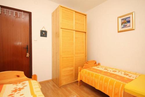 Apartments with a parking space Rukavac, Vis - 8836