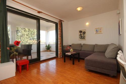 Apartments with a parking space Preko Ugljan - 8431 