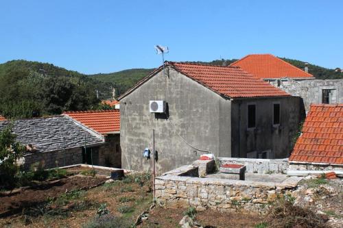 Apartments with a parking space Zrnovo Korcula - 9239 - image 2